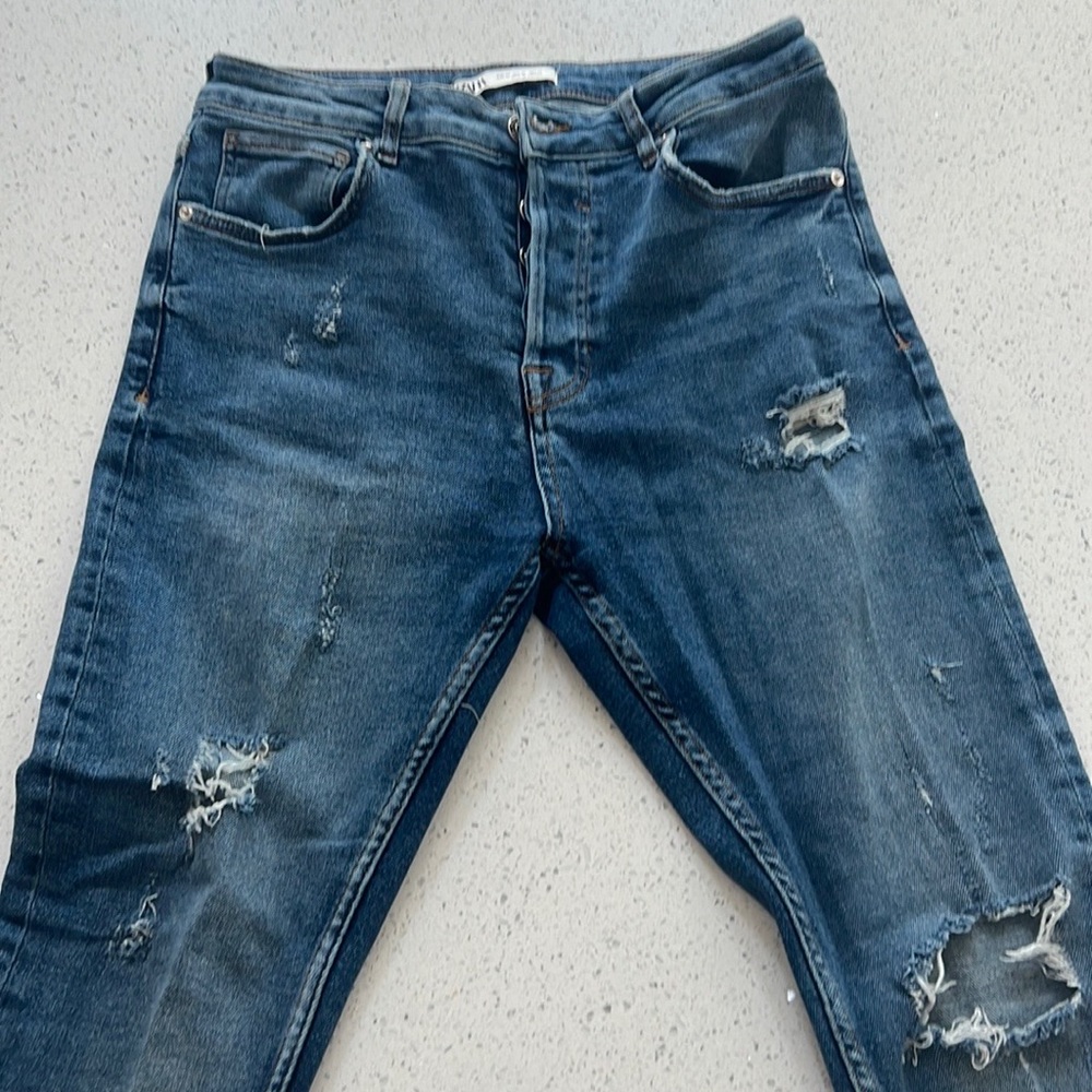 Zara Ripped Jeans - Picture 3 of 5